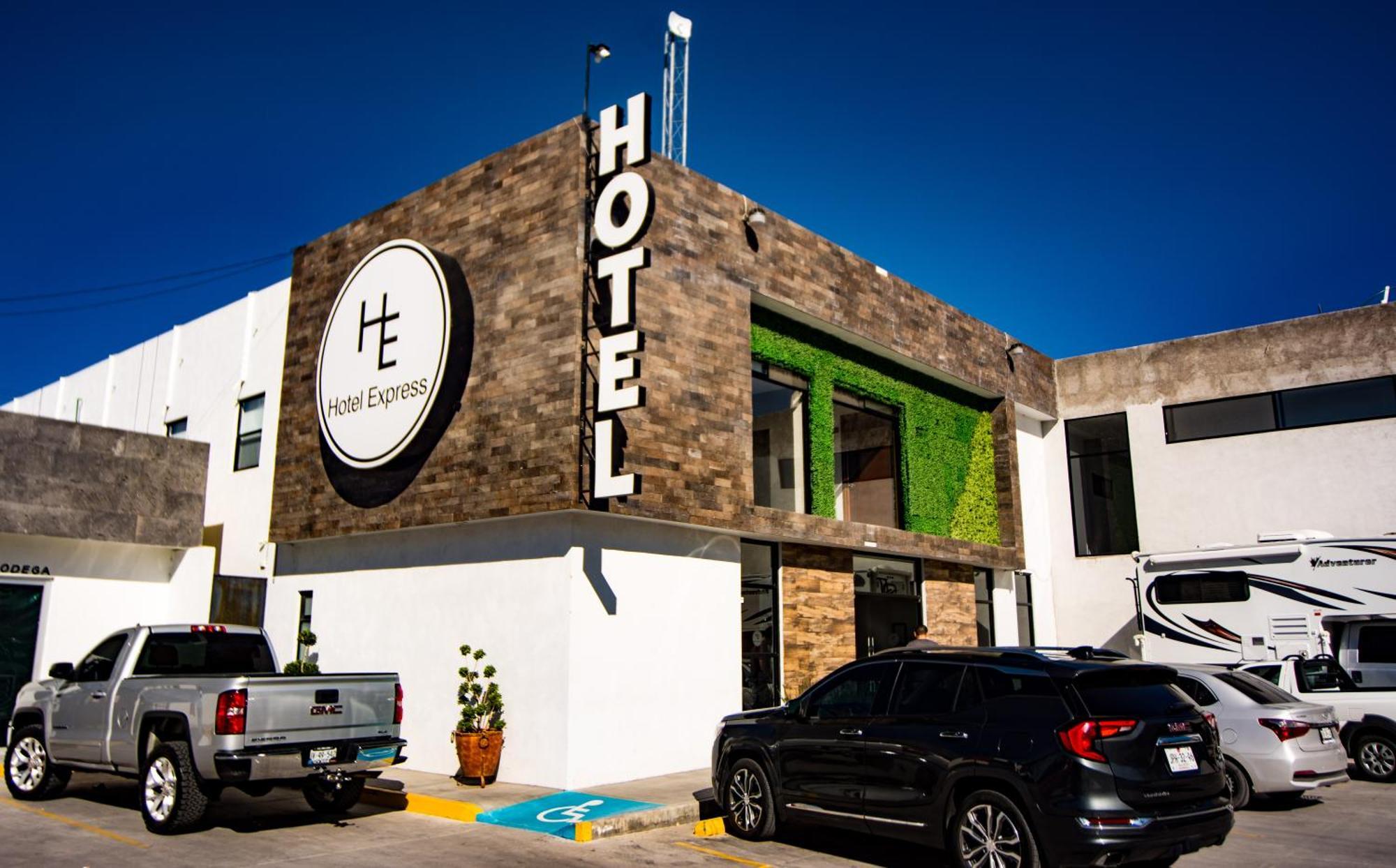 Hotel Express Jerez เฮเรซ เด การ์ซิอา ซาลินาส ภายนอก รูปภาพ